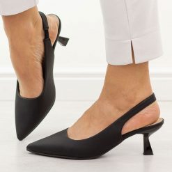 Czarne szpilki damskie Potocki 41315. Czarne szpilki damskie POTOCKI, bez wzorów, ze skóry, bez obcasa, na szpilce, bez zapięcia. Za 179.00 zł.