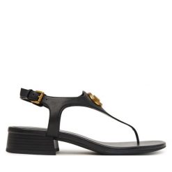 Sandały MICHAEL Michael Kors. Czarne sandały damskie MICHAEL Michael Kors, bez wzorów, bez obcasa, na płaskiej podeszwie, bez zapięcia. Za 719.99 zł.