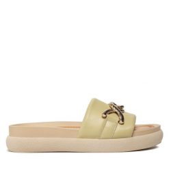 Klapki Nessi. Zielone klapki damskie Nessi, bez wzorów, bez obcasa, bez zapięcia. Za 299.99 zł.