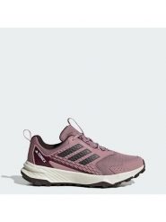 Adidas Trekkingi Terrex Tracefinder Trail Running Shoes HQ5099 Różowy. Czerwone obuwie trekkingowe damskie Adidas, z materiału, bez zapięcia. Za 299.99 zł.