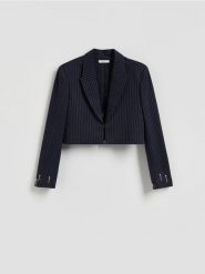 Krótka marynarka z aplikacjami - granatowy. Niebieskie marynarki i żakiety damskie Reserved, z aplikacjami, z tkaniny, bez kołnierzyka, bez ramiączek. Za 159.99 zł.