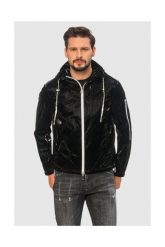 EMPORIO ARMANI Czarna kurtka z tkaniny technicznej extra shiny glass. Czarne kurtki męskie Emporio Armani, m, bez wzorów, z tkaniny, bez kaptura. W wyprzedaży za 999.99 zł.