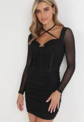 Czarna Dopasowana Sukienka Gorsetowa z Marszczeniem Nyahi. Czarne sukienki damskie Born2be, xs, bez wzorów, bez kołnierzyka, bez ramiączek, mini, dopasowane. Za 159.99 zł.