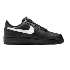 Buty męskie sportowe sneakersy Nike AIR FORCE 1. Białe buty sportowe męskie Jordan, bez wzorów, bez zapięcia, Nike Air Force. Za 409.00 zł.
