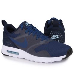 Buty męskie sportowe Nike AIR MAX TAVAS. Białe buty sportowe męskie Nike, bez wzorów, bez zapięcia, nike air max. W wyprzedaży za 319.00 zł.
