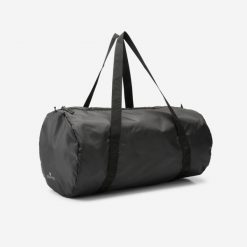 Torba fitness Domyos 30 l składana. Czarne torby sportowe męskie Decathlon, bez wzorów, z materiału, małe. Za 24.99 zł.
