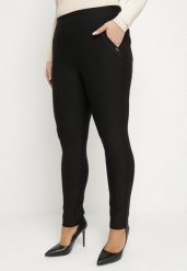 Czarne Spodnie o Dopasowanym Kroju z Gumką w Talii Stellivae. Czarne spodnie materiałowe damskie Born2be, bez wzorów, z jeansu, plus size. Za 49.99 zł.