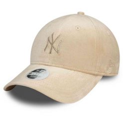 Czapka z daszkiem damska New Era Diamante Velour 9Forty New York Yankees. Brązowe czapki damskie New Era, na zimę, bez wzorów. Za 159.99 zł.
