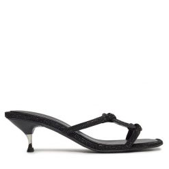 Klapki Tory Burch. Czarne klapki damskie Tory Burch, bez wzorów, bez obcasa, bez zapięcia. Za 2,329.00 zł.
