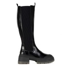 Kozaki Nine West. Czarne kozaki damskie Nine West, bez wzorów, bez obcasa, na słupku, bez zapięcia. Za 329.99 zł.