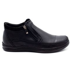Polbut Buty męskie zimowe K30 czarne. Czarne botki męskie na zimę, bez wzorów, ze skóry, eleganckie, bez obcasa, bez zapięcia. Za 367.89 zł.