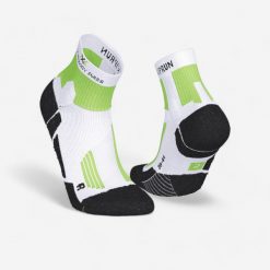 Skarpetki do biegania Kiprun Xtechno Run900 X. Białe skarpety męskie KIPRUN, bez wzorów, z materiału. Za 79.99 zł.