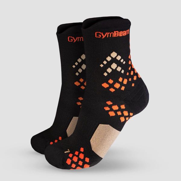 Skarpety biegowe unisex Pulse Running czarne. Czarne skarpetki damskie GYMBEAM, z aplikacjami, z elastanu. Za 20.90 zł.