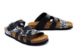 DR. BRINKMANN 700558-01 schwarz/weiss, klapki damskie. Czarne klapki damskie Dr. Brinkmann, na lato, bez wzorów, bez obcasa, bez zapięcia. Za 219.90 zł.