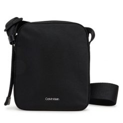 Saszetka Calvin Klein. Czarne saszetki i nerki męskie Calvin Klein, bez wzorów. Za 189.99 zł.