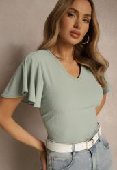 Zielona Bluzka Ozdobiona Rozkloszowanymi Rękawami Sunetha. Zielone bluzki damskie Renee, m, bez wzorów, z jeansu, eleganckie, bez kołnierzyka, bez ramiączek. Za 34.99 zł.