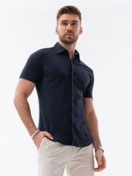 Męska dzianinowa koszula slim fit z krótkim rękawem i kołnierzykiem – granatowa V2. Niebieskie koszule męskie Ombre Clothing, m, bez wzorów, z bawełny, eleganckie, bez kołnierzyka, bez ramiączek. W wyprzedaży za 49.99 zł.