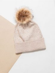 Czapka z pomponem - beżowy. Brązowe czapki damskie Sinsay, bez wzorów. Za 29.99 zł.