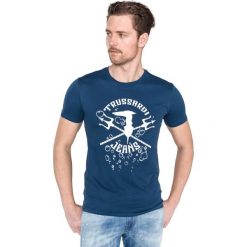 Trussardi Jeans Koszulka Niebieski. Niebieskie t-shirty męskie TRUSSARDI JEANS, xl, bez wzorów, z bawełny, bez kołnierzyka, bez ramiączek. Za 197.95 zł.