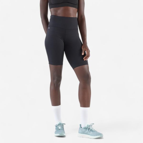 Legginsy do biegania krótkie damskie Kiprun Run 500 Comfort. Czarne legginsy damskie KIPRUN, bez wzorów, z materiału. W wyprzedaży za 54.99 zł.