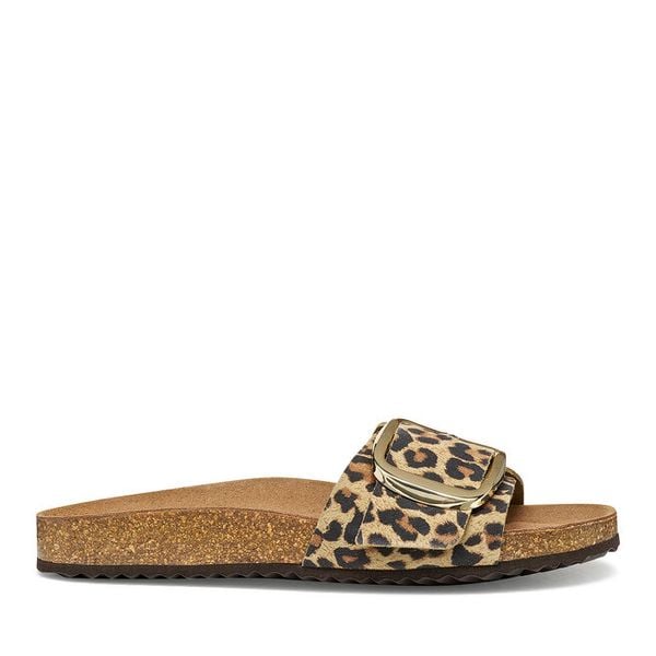 Klapki Geox. Brązowe klapki damskie Geox, bez wzorów, bez obcasa, bez zapięcia. Za 359.99 zł.