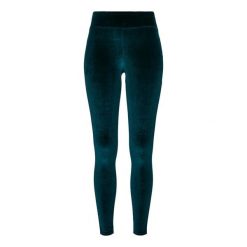 Damskie legginsy z wysoką talią Urban Classics velvet. Czerwone legginsy damskie Urban Classics, bez wzorów. Za 142.00 zł.