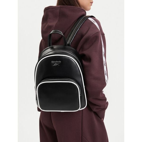 Plecak Reebok. Czarne plecaki damskie Reebok, bez wzorów. Za 189.99 zł.