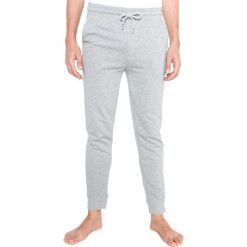 Tommy Hilfiger Spodnie do spania Szary. Szare piżamy męskie Tommy Hilfiger, s, bez wzorów, z bawełny, bez kołnierzyka, bez ramiączek. Za 352.95 zł.