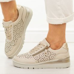 Beżowe skórzane ażurowe półbuty damskie Filippo Dp7677/26. Brązowe półbuty damskie Filippo, na jesień, w ażurowe wzory, z jeansu, klasyczne, z okrągłym noskiem, bez obcasa, na koturnie, bez zapięcia. Za 259.00 zł.