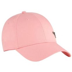 Czapka Z Daszkiem Z Metalowym Logo ESS. Czerwone czapki damskie Puma, bez wzorów. Za 100.99 zł.