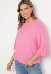 Fuksjowy Sweter z Wełną i Krótszym Rękawem Dannalie. Czerwone swetry nierozpinane damskie Born2be, uniwersalny, bez wzorów, z jeansu, eleganckie, bez kołnierzyka, bez ramiączek. Za 159.99 zł.
