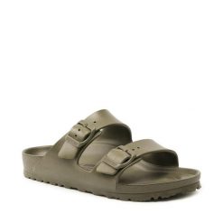 Klapki Birkenstock. Zielone klapki damskie Birkenstock, bez wzorów, bez obcasa, bez zapięcia. Za 249.99 zł.