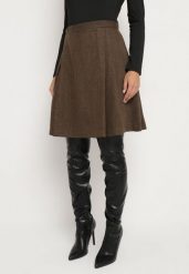 Brązowa Spódnica w Stylu Preppy z Szerokimi Plisami Enaliea. Brązowe spódnice damskie Born2be, na co dzień, na jesień, l, bez wzorów, z wiskozy, eleganckie, mini, koszulowe. Za 129.99 zł.