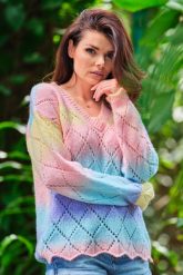 Cieniowany Sweter z Ażurem. Swetry nierozpinane damskie Awama, uniwersalny, w ażurowe wzory, z materiału, bez kołnierzyka, bez ramiączek. Za 249.90 zł.