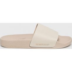 TheWhiteBrand - Klapki. Brązowe klapki damskie TheWhiteBrand, bez wzorów, z gumy, bez obcasa, na obcasie, bez zapięcia. W wyprzedaży za 89.90 zł.