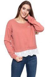 BLUZA MUSTANG Bea C 2in1-Style 1009092 8187. Czerwone bluzy damskie Mustang, s, bez wzorów, bez ramiączek, bez kaptura. W wyprzedaży za 59.99 zł.