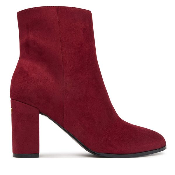 Botki Guess. Czerwone botki damskie Guess, z aplikacjami, bez obcasa, na słupku, bez zapięcia. Za 544.99 zł.