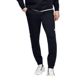 Spodnie treningowe Under Armour Athlete Recovery Fleece. Czarne spodnie sportowe męskie Under Armour, m, bez wzorów, z bawełny, na fitness i siłownię. Za 186.00 zł.
