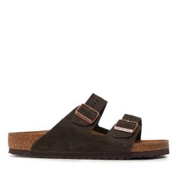 Klapki Birkenstock. Brązowe klapki męskie Birkenstock, bez wzorów, bez zapięcia. Za 369.99 zł.