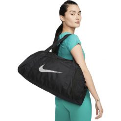 Torba treningowa uniseks Nike Gym Club. Czarne torby sportowe męskie Nike, bez wzorów. W wyprzedaży za 149.00 zł.