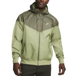 Kurtka przeciwwiatrowa Nike Windrunner. Zielone kurtki męskie Nike, xs, bez wzorów, z materiału. Za 415.55 zł.