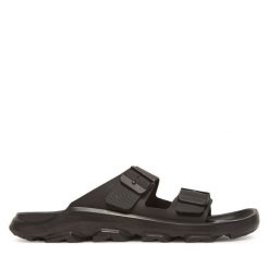 Klapki Birkenstock. Czarne klapki damskie Birkenstock, bez wzorów, bez obcasa, bez zapięcia. Za 349.99 zł.