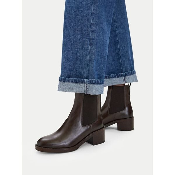 Botki GINO ROSSI. Brązowe botki damskie Gino Rossi, bez wzorów, bez obcasa, na słupku, bez zapięcia. Za 349.99 zł.