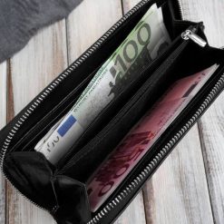 Paolo Peruzzi Czarny portfel damski w kwiaty AL-13-BL. Czarne portfele damskie Paolo Peruzzi. Za 135.96 zł.