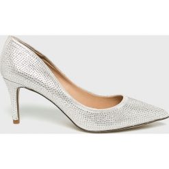 Steve Madden - Szpilki. Szare szpilki damskie Steve Madden, bez wzorów, z materiału, bez obcasa, na obcasie, bez zapięcia. W wyprzedaży za 339.90 zł.