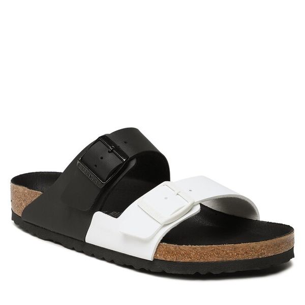 Klapki Birkenstock. Białe klapki męskie Birkenstock, bez wzorów, bez zapięcia. Za 249.99 zł.