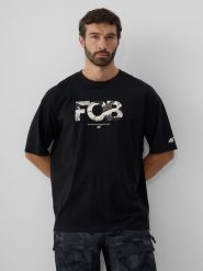 4F T-shirt loose z nadrukiem męski - czarny L. Czarne t-shirty męskie 4F, l, bez wzorów, z bawełny, bez kołnierzyka, bez ramiączek. Za 69.99 zł.