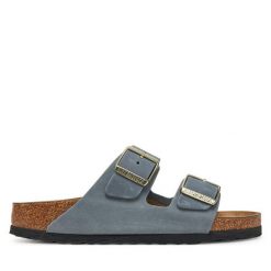 Klapki Birkenstock. Szare klapki damskie Birkenstock, bez wzorów, bez obcasa, bez zapięcia. Za 429.99 zł.