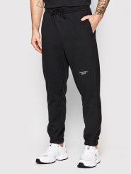 Calvin Klein Jeans Spodnie dresowe J30J320590 Czarny Regular Fit. Czarne spodnie sportowe męskie Calvin Klein Jeans, l, bez wzorów, z bawełny. Za 219.99 zł.