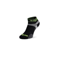 Skarpety do biegania Bridgedale Ultra LT T2 Merino Sport Low. Czarne skarpetki damskie Bridgedale, bez wzorów, z elastanu. Za 92.73 zł.